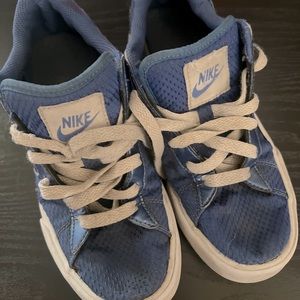 NIKE BLUE SHOE